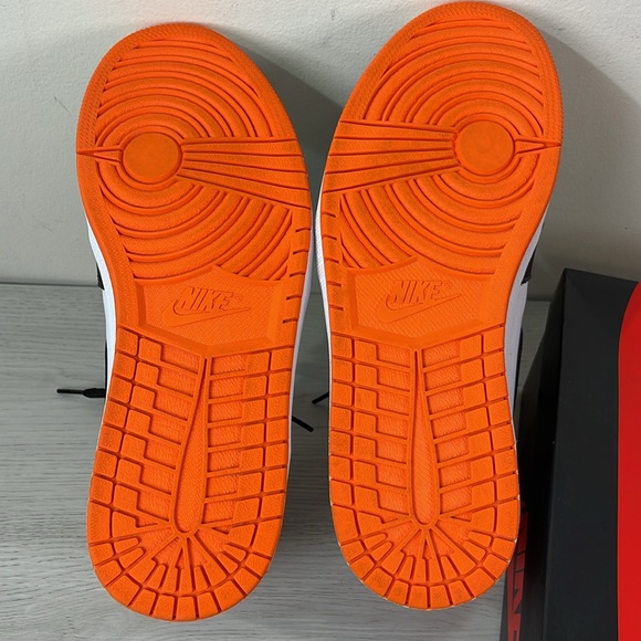 Jordan 1 Retro High Electro Shoes - Picture 9 of 12